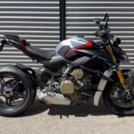 Ducati STREETFIGHTER V4 SP / MEGA ZUBEHÖR > REIFEN NEU