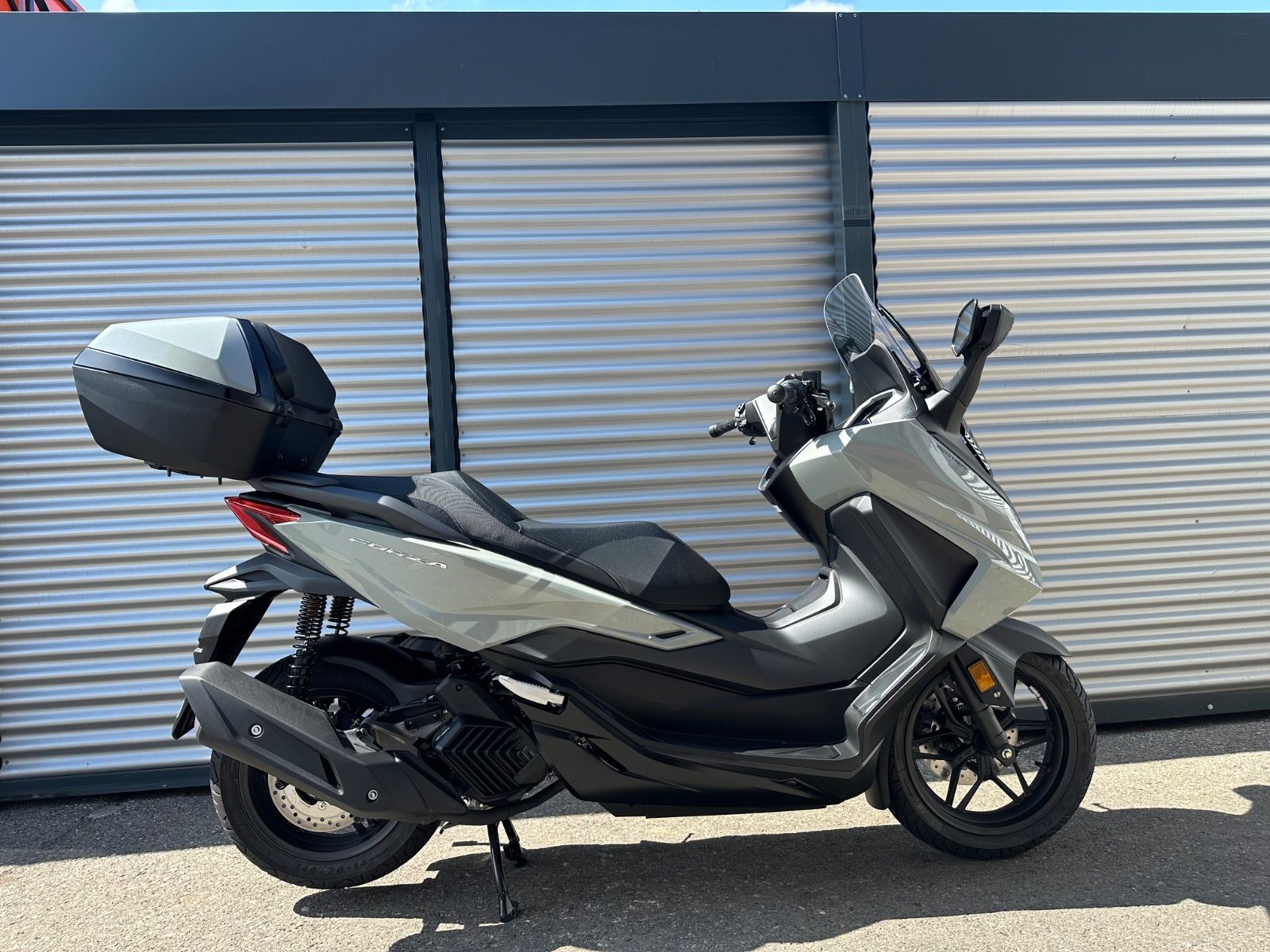 Honda FORZA 125 / MY 2026 / NEU / "GOLDEN SUMMER"