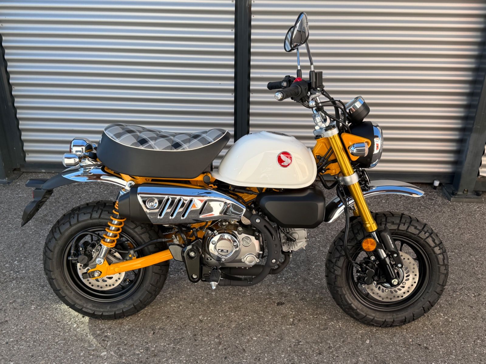 Honda MONKEY 125 / MY 2026 / AKTION "GOLDEN SUMMER"